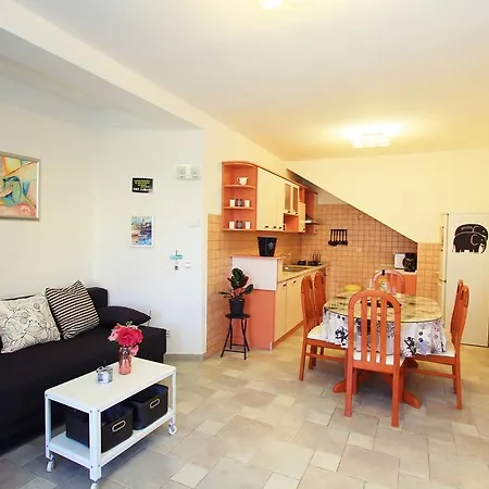 Apartment Navita *